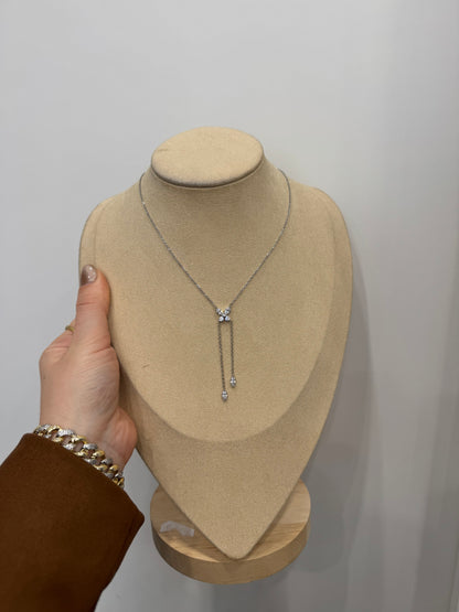 Collana y farfalla