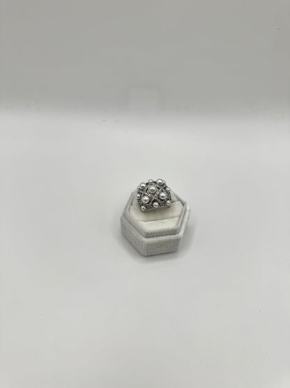 Anello cesto di perle