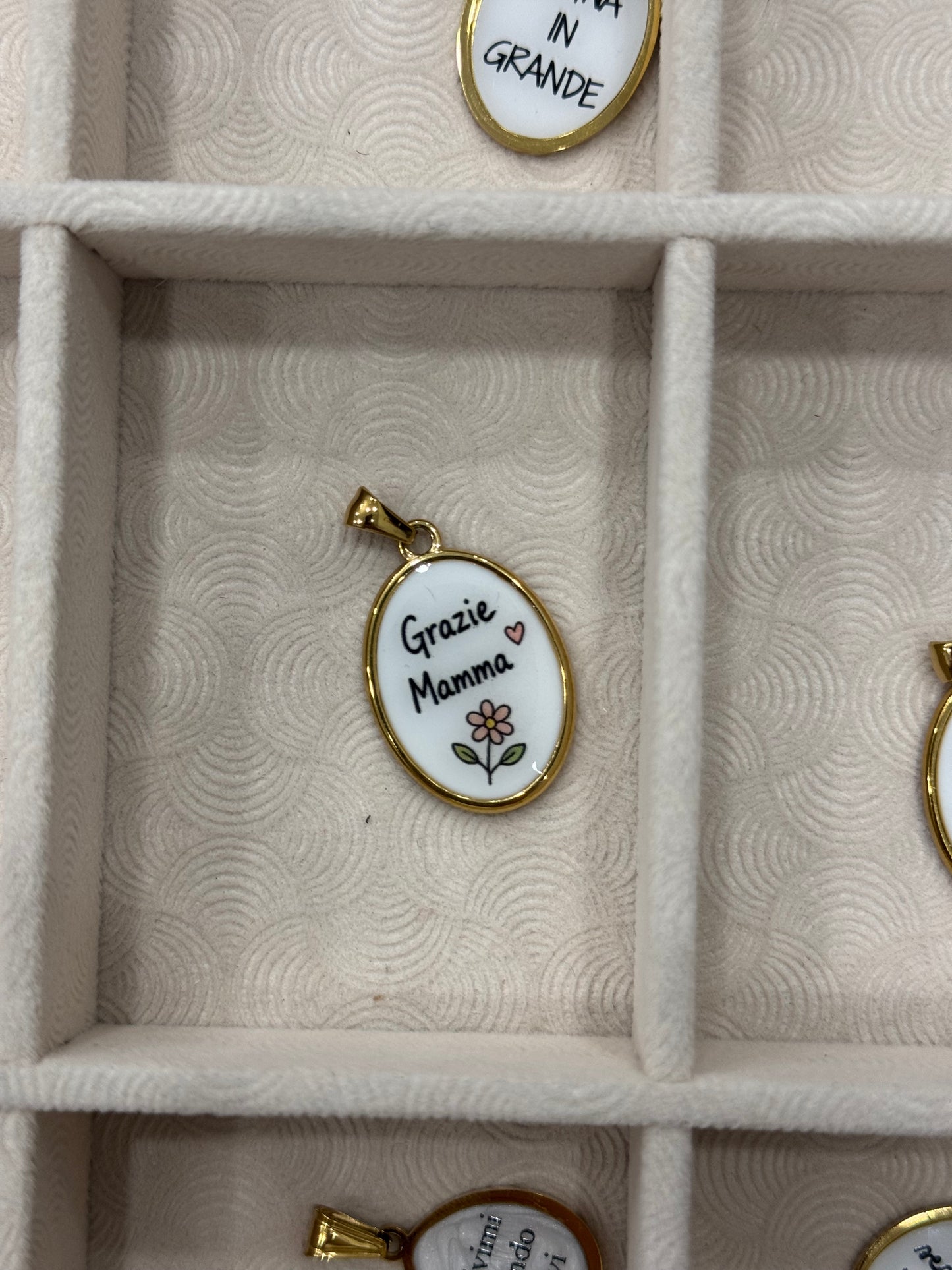 Charms frasi per collane