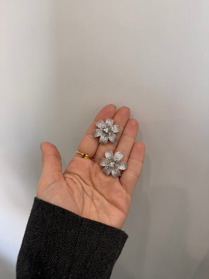 Flower chic earrings