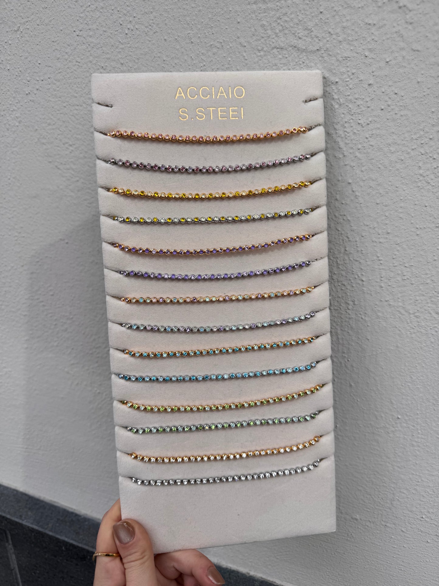 Chocker brillante color small