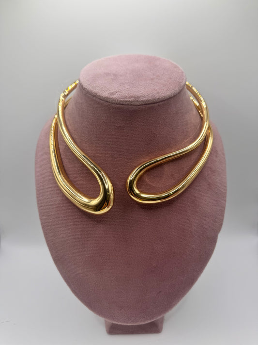 Collier rigido contrariè