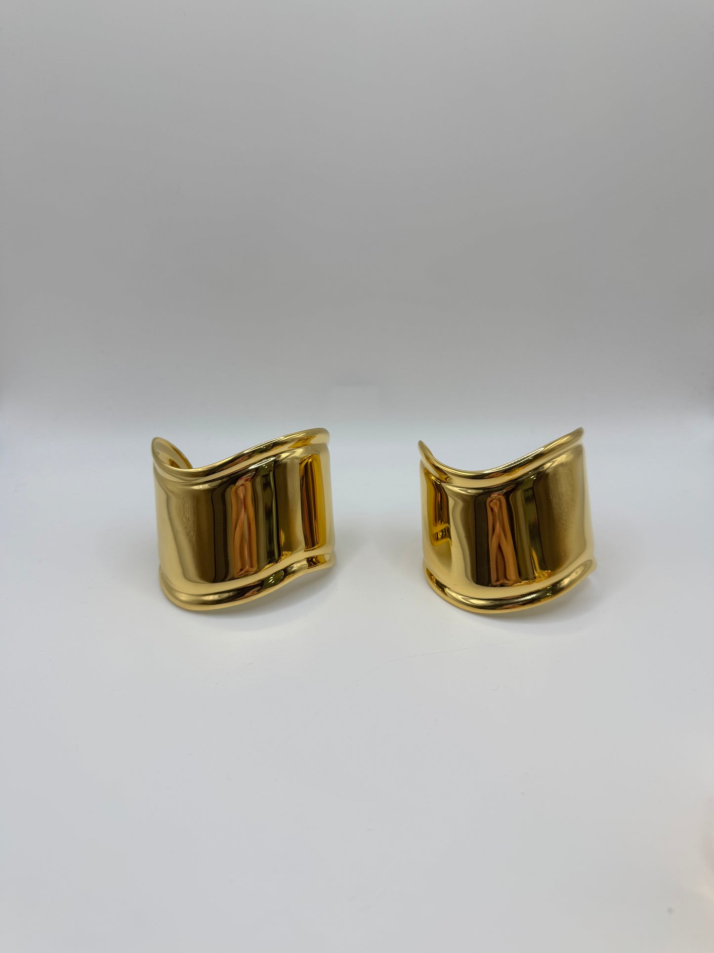 Bracciale fascia rigida ondulata