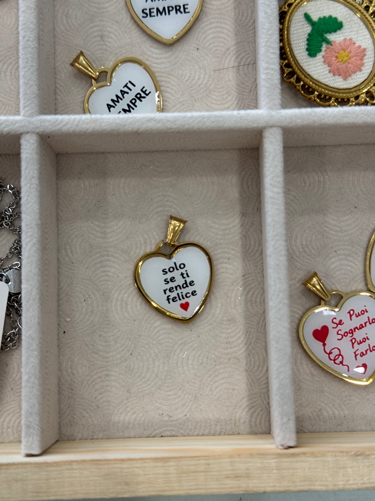 Charms frasi per collane