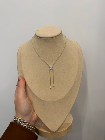 Collana y farfalla