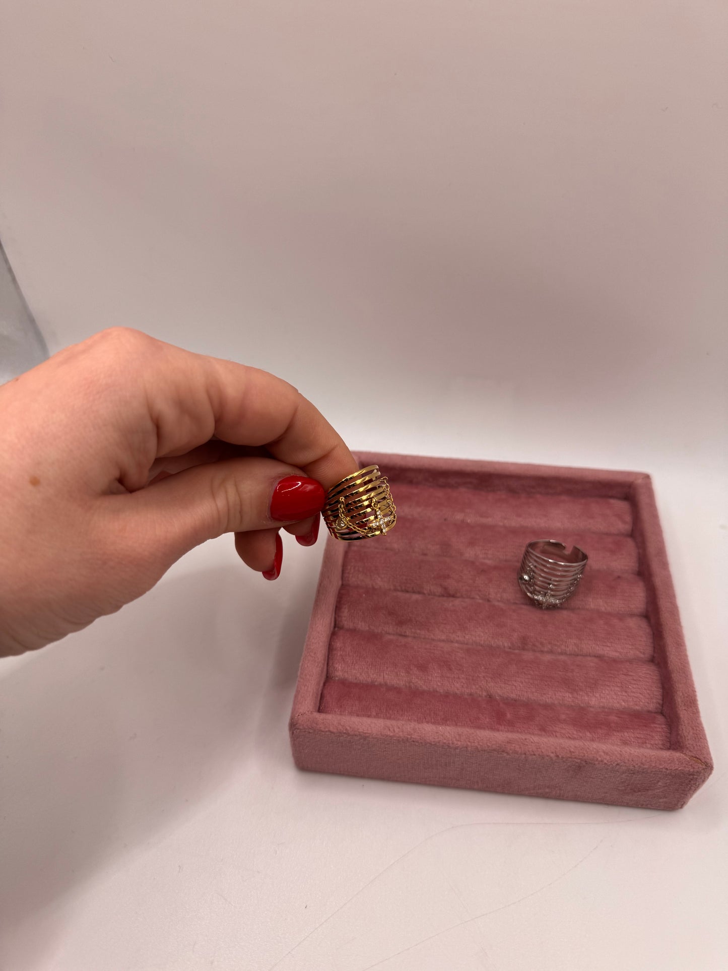 Anello fascione con pendenti