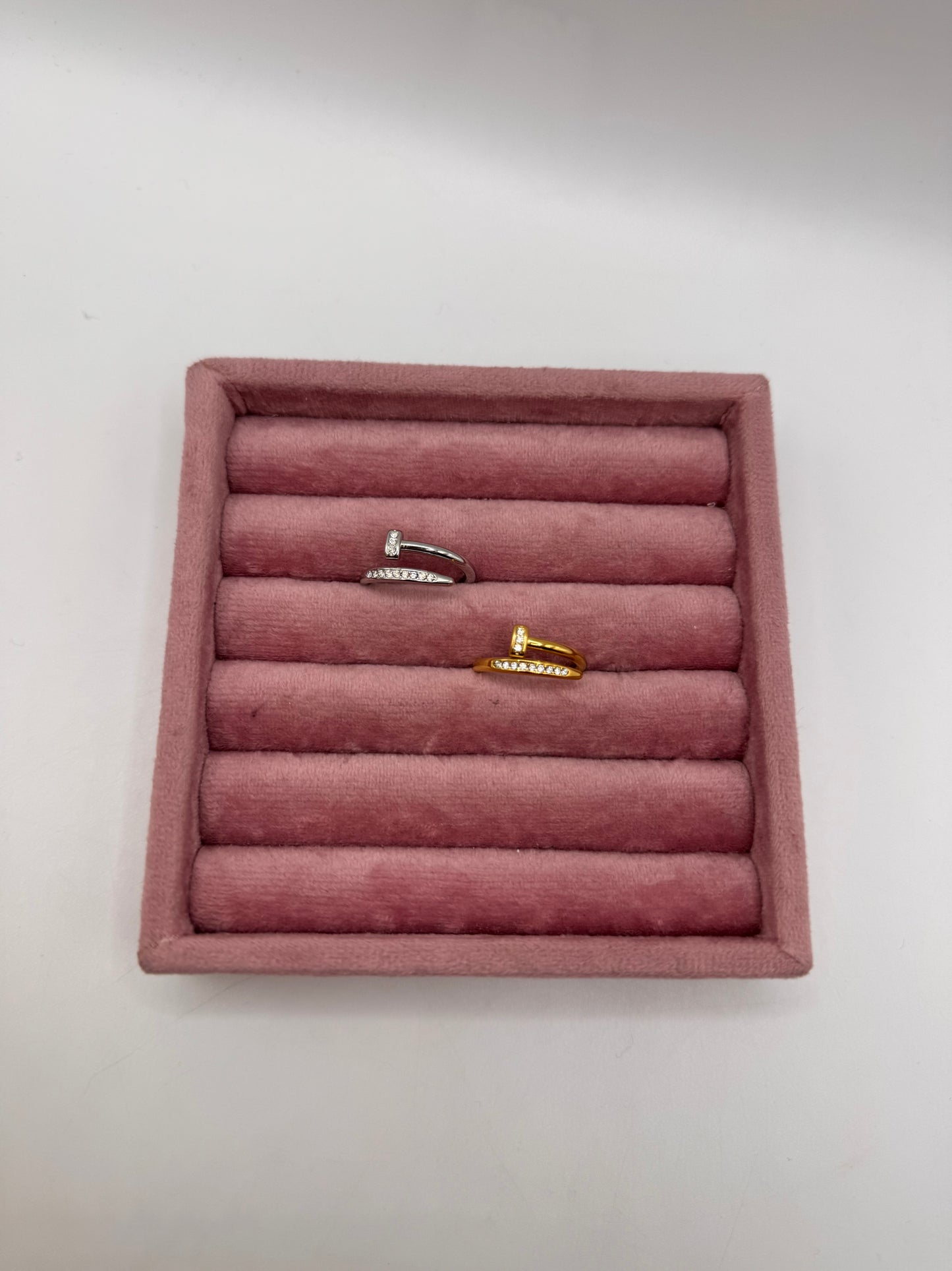 Anello chiodo zircon regular