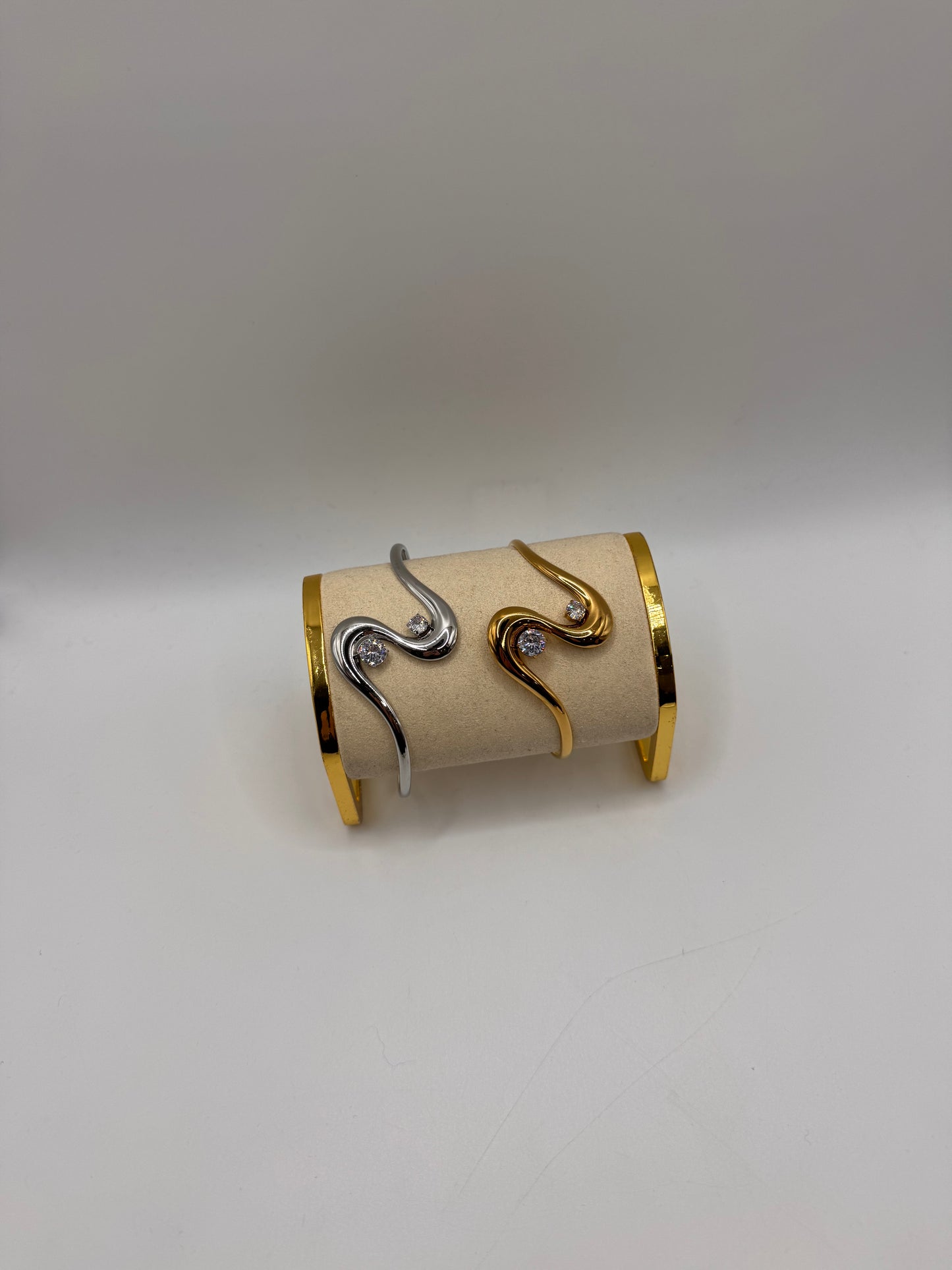 Bracciale rigido onda punto luce