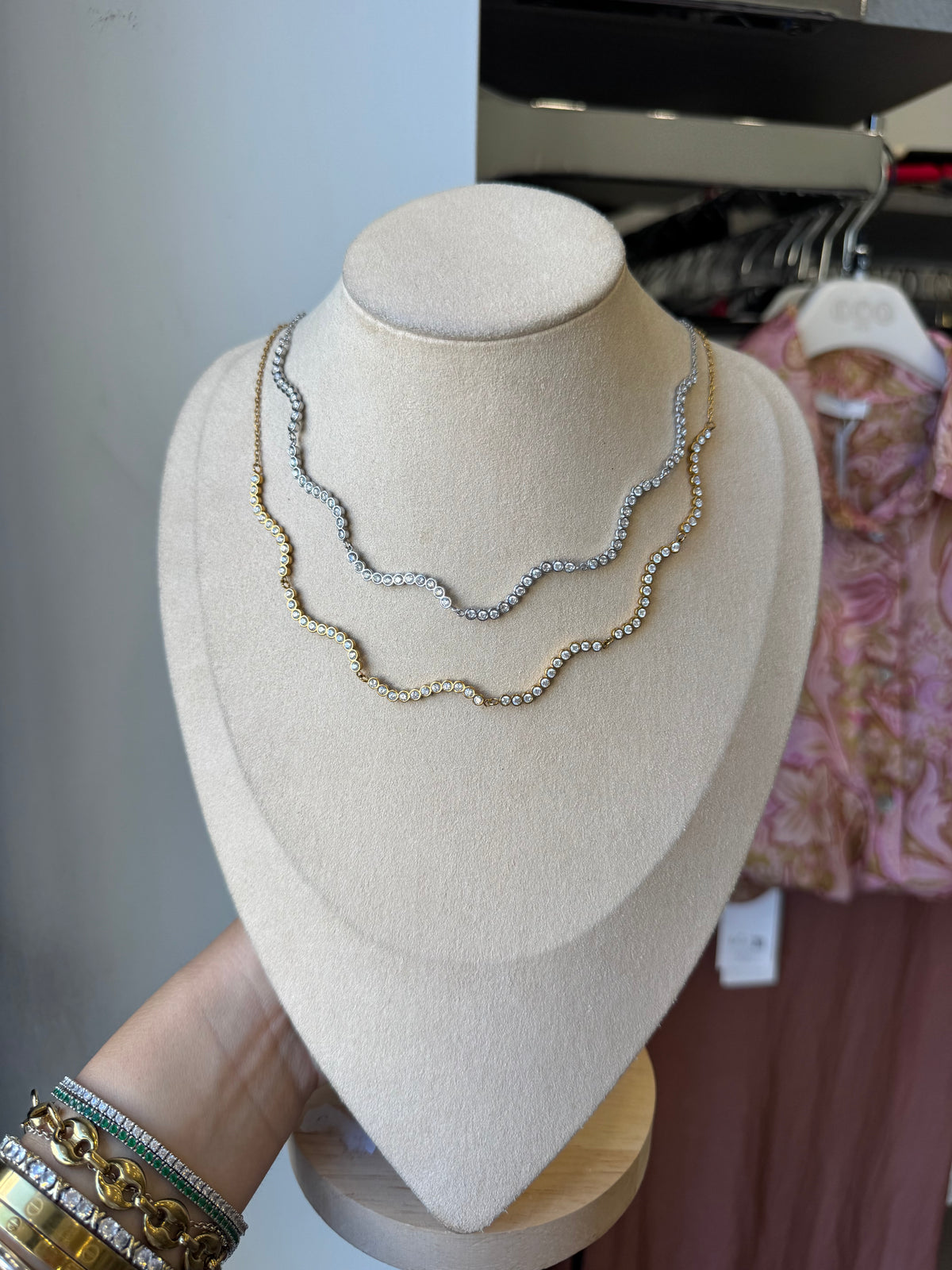 Collana onda luce