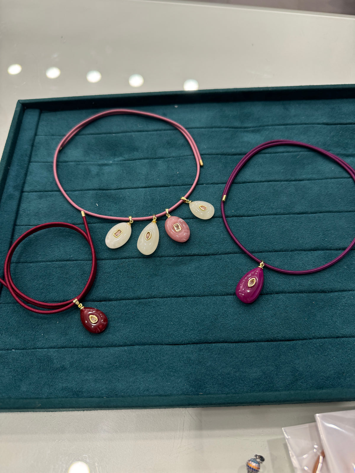 Charm pietra new